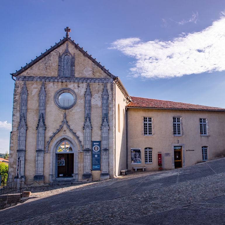 Les Olivetains et Parvis de Saint-Bertrand-de-Comminges-©LoïcBel